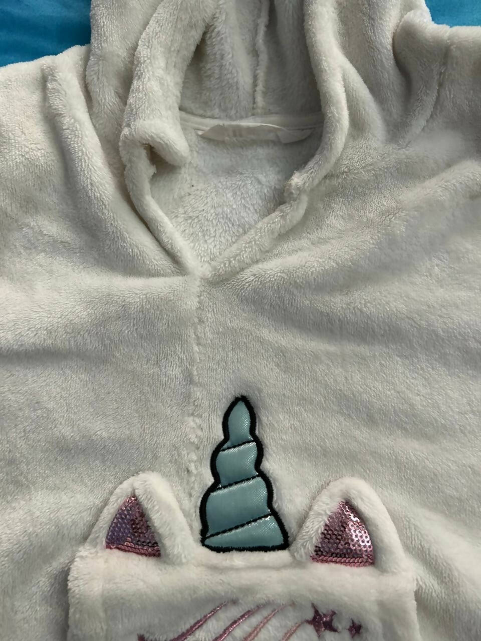 Introducing the stylish H&M Full Sleeves Top for Baby Girl – a chic addition to her wardrobe.