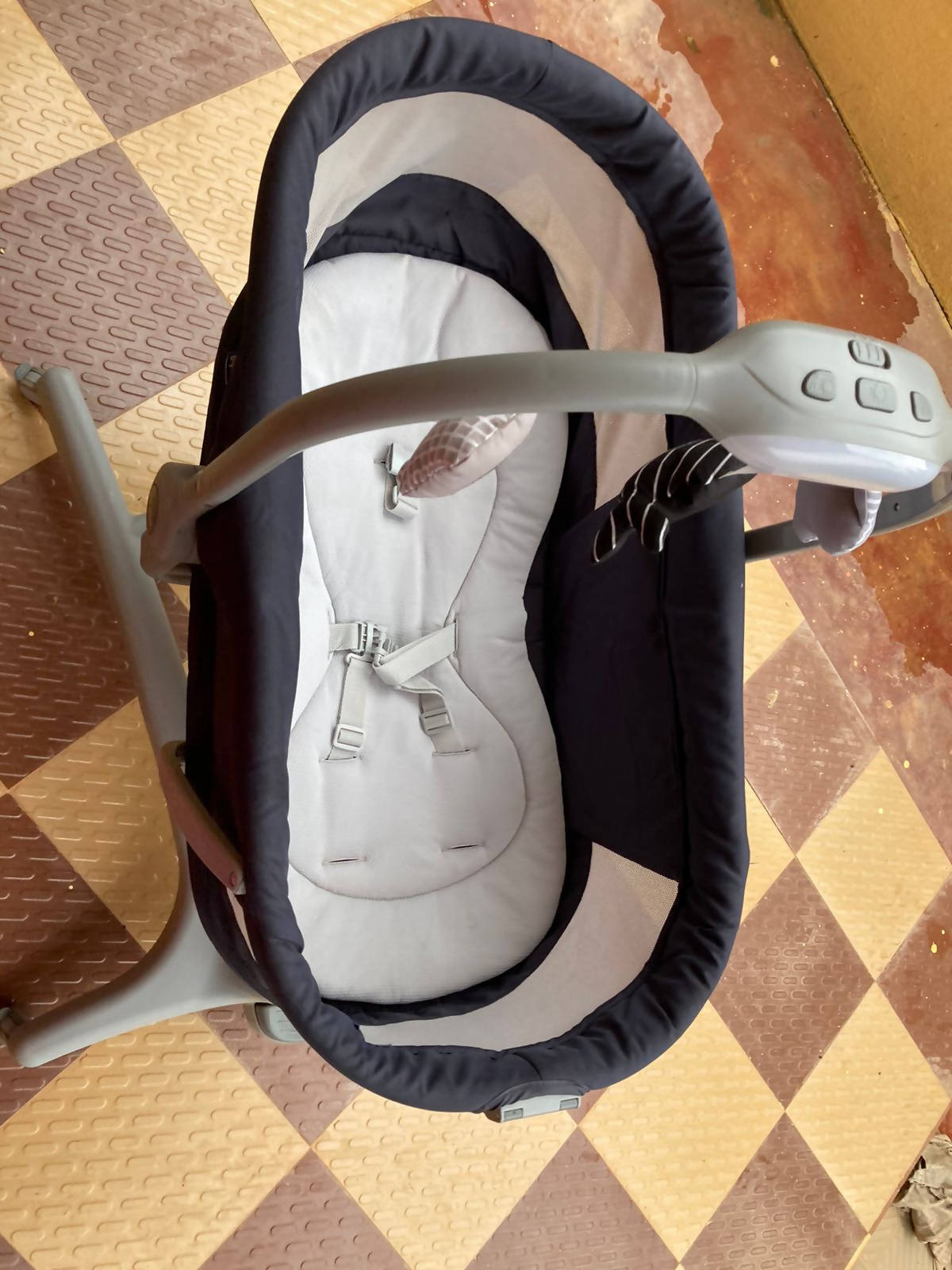 CHICCO Baby Hug 4 In 1, Crib, Recliner, Highchair and Table Chair with Easy Height Adjustment, For babies 0m+, (India Ink, Blue) , Dimensions: 61 x 86.4 x 84.3 cm - PyaraBaby