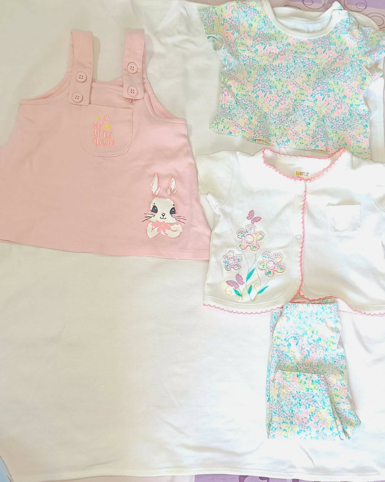 Elevate your baby's wardrobe with the KARROT 4 Piece Selling Set - comfort, style, and cuteness all in one!