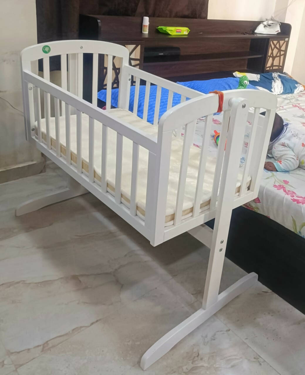 BABYHUG Joy Cradle with Mattress and Mosquito Net Dimensions 98L x 57.5W x 81H cm PyaraBaby