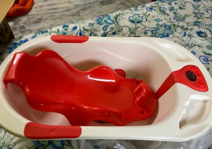 Splash, smile, and bond—bath time made better with comfort you can trust!

