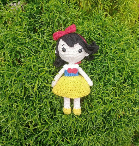 Princess Snow white doll - PyaraBaby