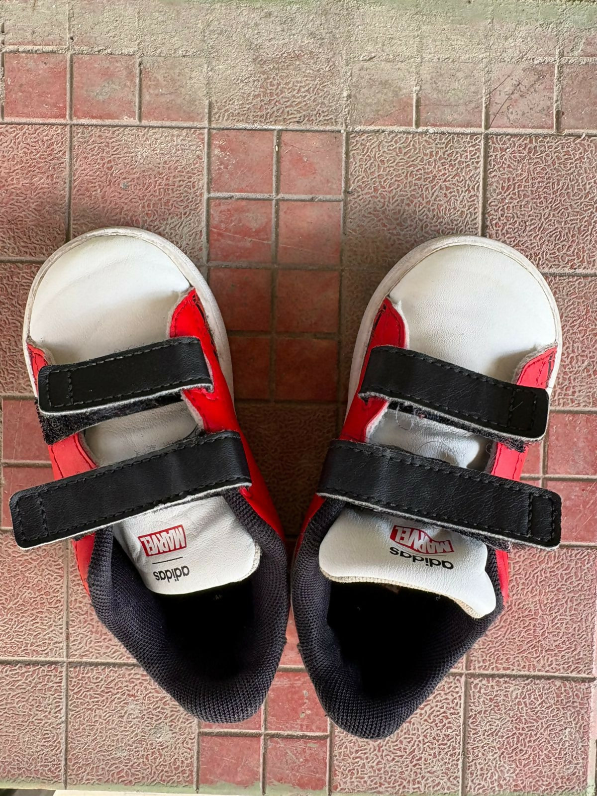 ADIDAS KIDS Advantage Spider-Man Lace-Up Sports Shoes