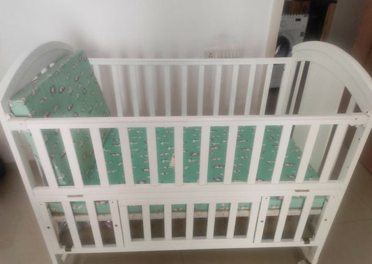 Hunyhuny Baby crib pine wood