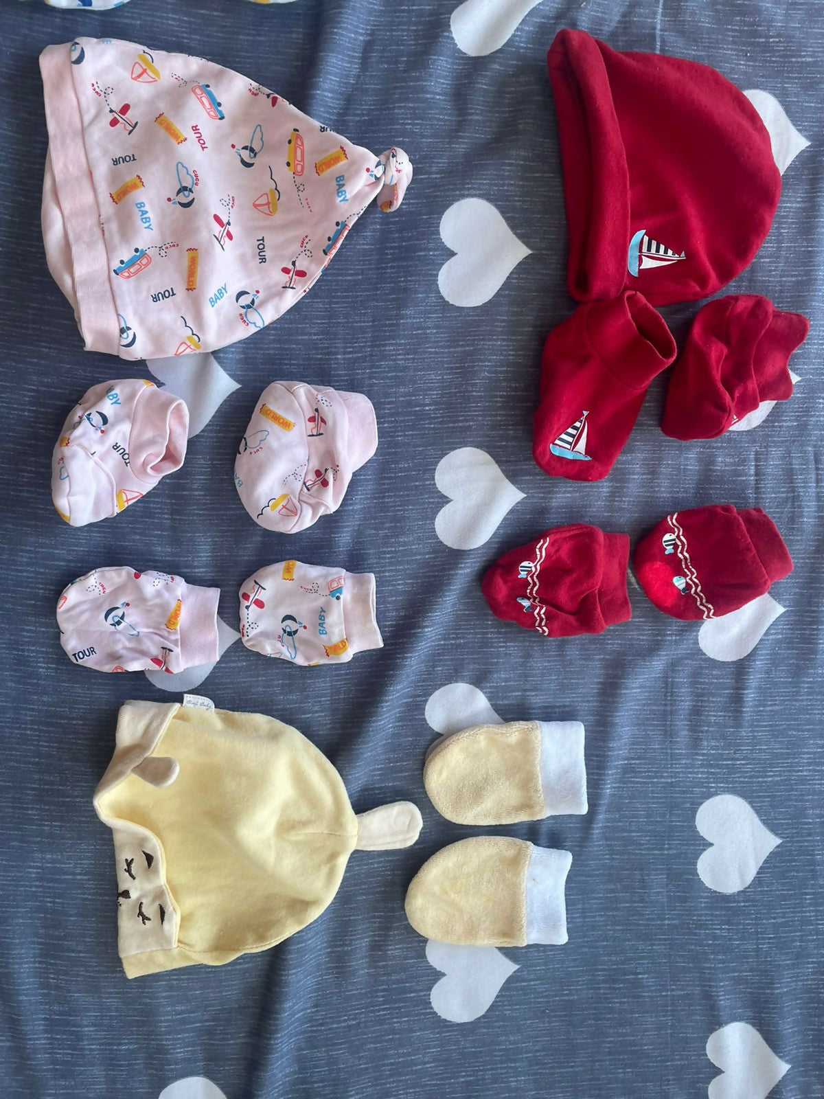 Baby cap, mittens and booties - Set of 03 New Born - PyaraBaby