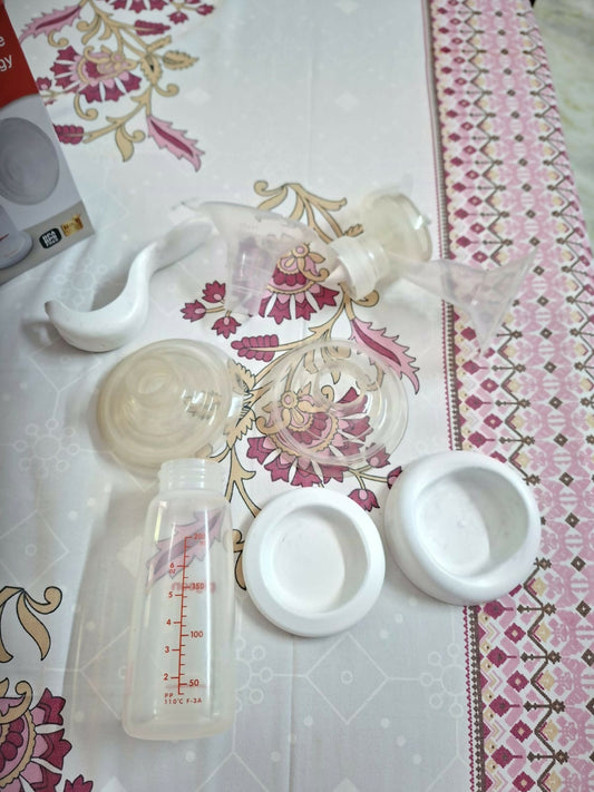 Pigeon manual breast pump, Pigeon breast pump, manual breast pump for mothers, portable breastfeeding pump, comfortable milk expression