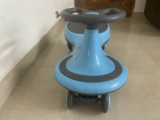 MEDITIVE  Look Mama Swing Car/ Ride On Toy Car