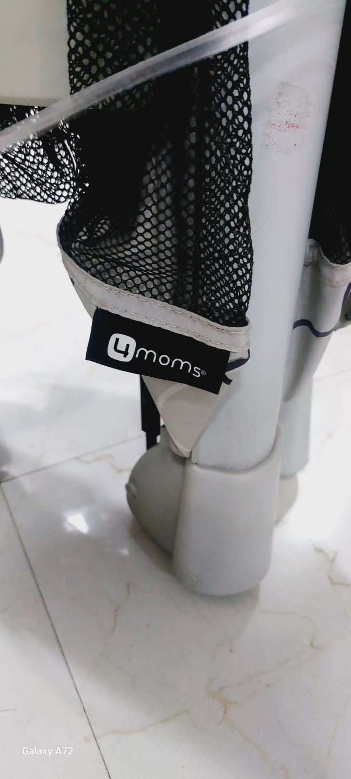 4MOMS Breeze Classic Portable Playard 