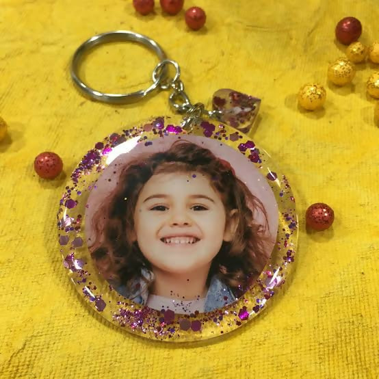 Keychain with a photo of a child 