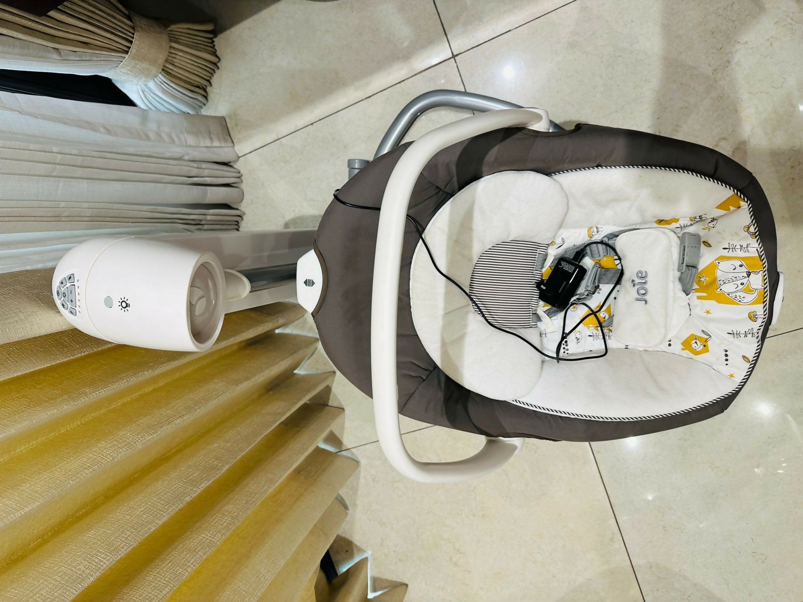 Soothe and entertain your baby with the JOIE Serina Swing – featuring multiple swinging motions, six speed settings, soothing vibrations, and lullabies for ultimate comfort and relaxation.