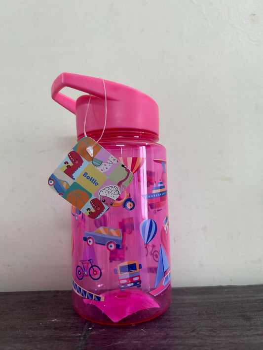 Quench their thirst with fun and convenience using the Mr DIY Water Bottle with Straw for Kids - the perfect hydration companion for little adventurers.