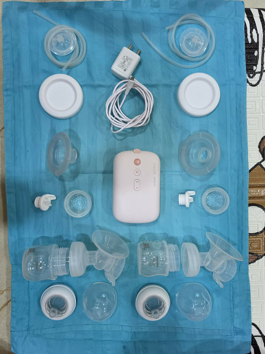 PHILIPS AVENT Double Electric Breast Pump for convenient simultaneous pumping.