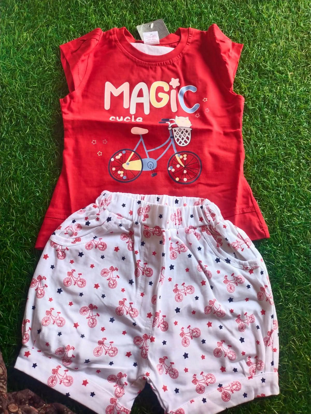 Cute and comfortable, this T-shirt with shorts set for baby girls features adorable prints and breathable fabric, perfect for play and casual outings.