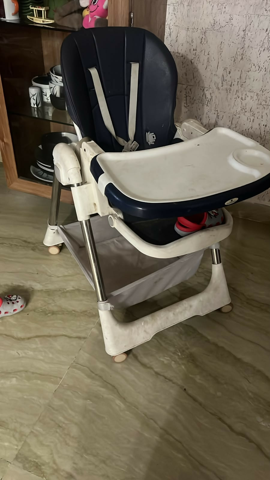 STAR AND DAISY Galaxy Star High Chair with comfortable padded seat, adjustable feeding tray, safety harness, sturdy frame, footrest, and easy-clean design for convenient baby and toddler mealtimes.