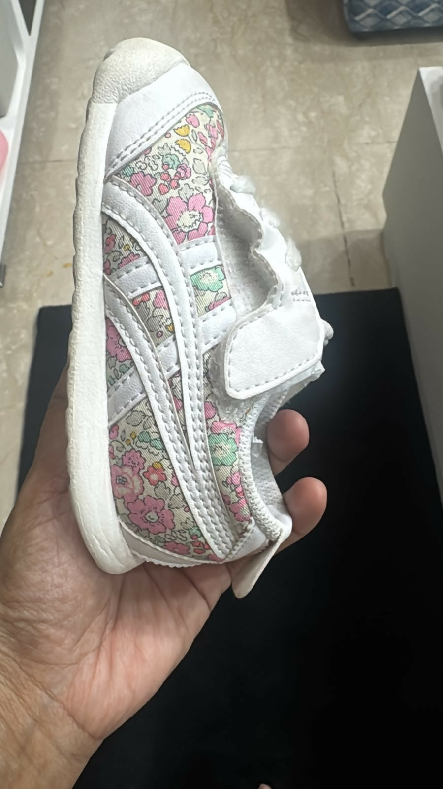 ONITSUKA TIGER Shoes for Baby Girl featuring a stylish sporty design, comfortable fit, lightweight construction, and signature Onitsuka Tiger detailing for casual outings and everyday wear.