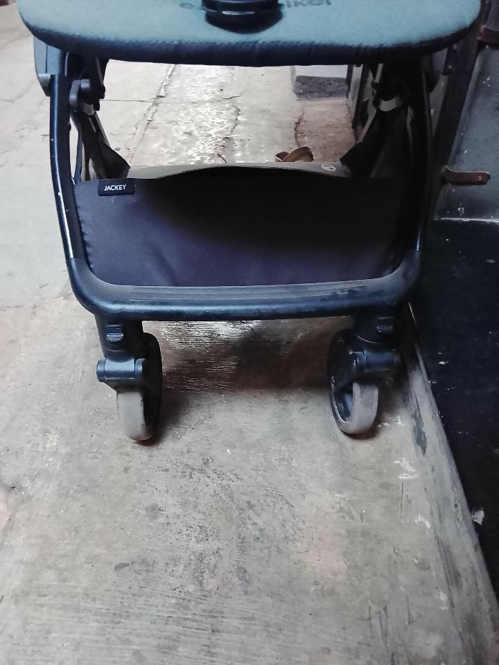 EASYWALKER stroller and buggy with comfortable seat, smooth wheels, safety harness, adjustable canopy, and compact design for easy baby travel and everyday outings.
