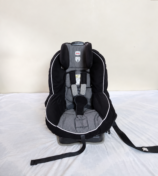 Britax Boulevard 70 CS Convertible Car Seat B166 in Riviera, featuring rear-facing and forward-facing configurations, padded seating and an adjustable harness for comfortable everyday car travel with your child.