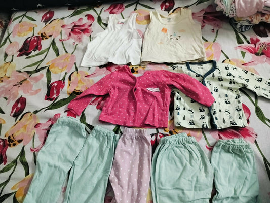Baby Clothes 0-3 months (22 pieces of clothing)