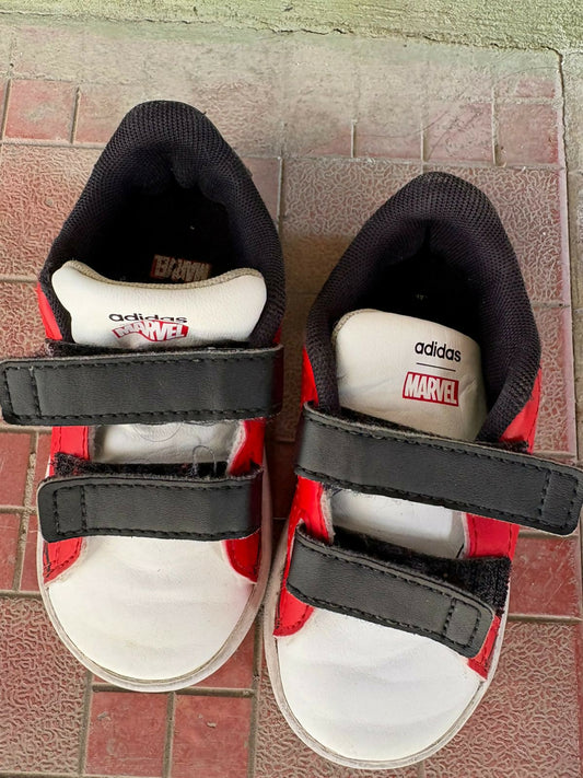 ADIDAS KIDS Advantage Spider-Man Lace-Up Sports Shoes