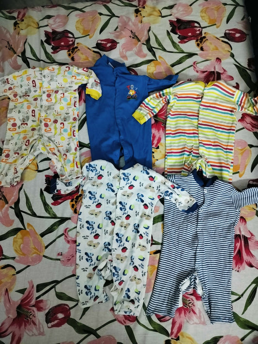Baby Clothes 0-3 months (22 pieces of clothing)