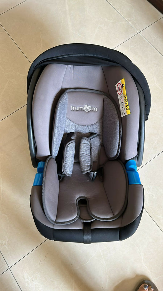 Travel with peace of mind using the TRUMOM Infant Car Seat - safety, comfort, and convenience rolled into one for your precious little passenger.