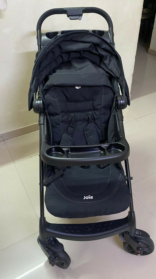 JOIE Muse LX Baby Stroller/Pram in Almost New condition featuring comfortable seating, protective canopy, safety harness, smooth wheels, and a practical foldable design for everyday walks, shopping, travel, and outings.