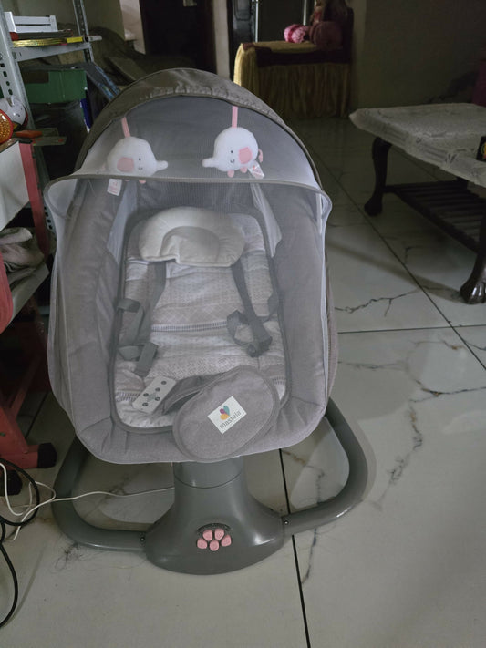 MASTELA Automatic 3-in-1 Baby Swing featuring a comfortable padded seat and automatic swinging function, offering a convenient setup for supervised soothing, relaxing and everyday use with your baby.