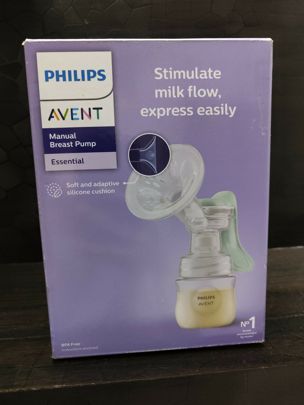 Manual Breast Pump for convenient hand-operated breast milk expression and everyday nursing needs.