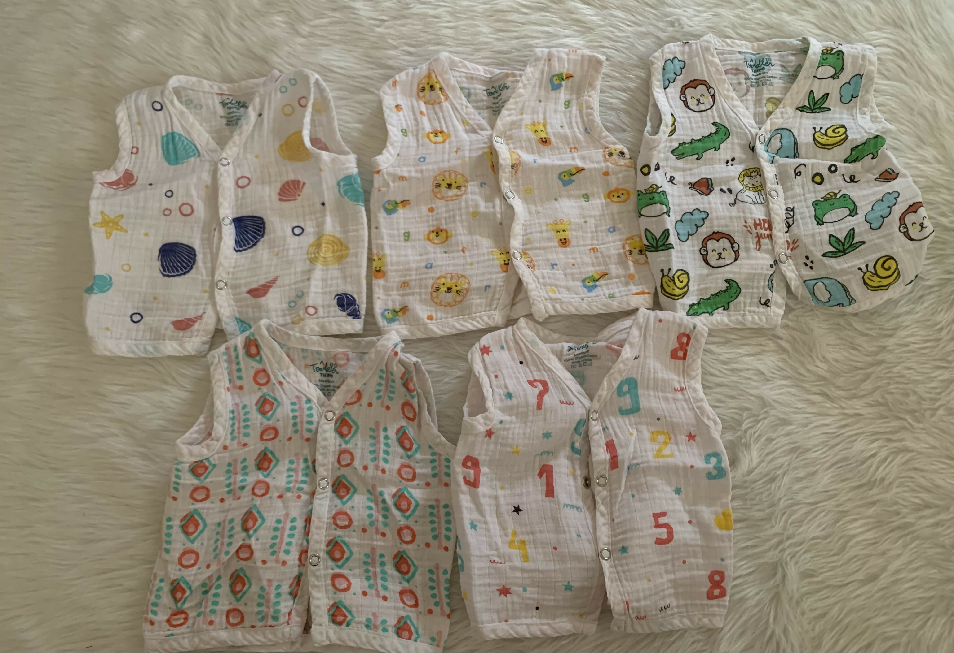 Muslin Cotton Jablas for Baby featuring soft, lightweight and breathable muslin cotton fabric with a comfortable design, ideal for newborns and everyday wear in warm weather.