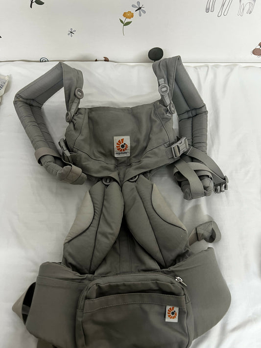 ERGO BABY OMNI BREEZE  Baby Carrier