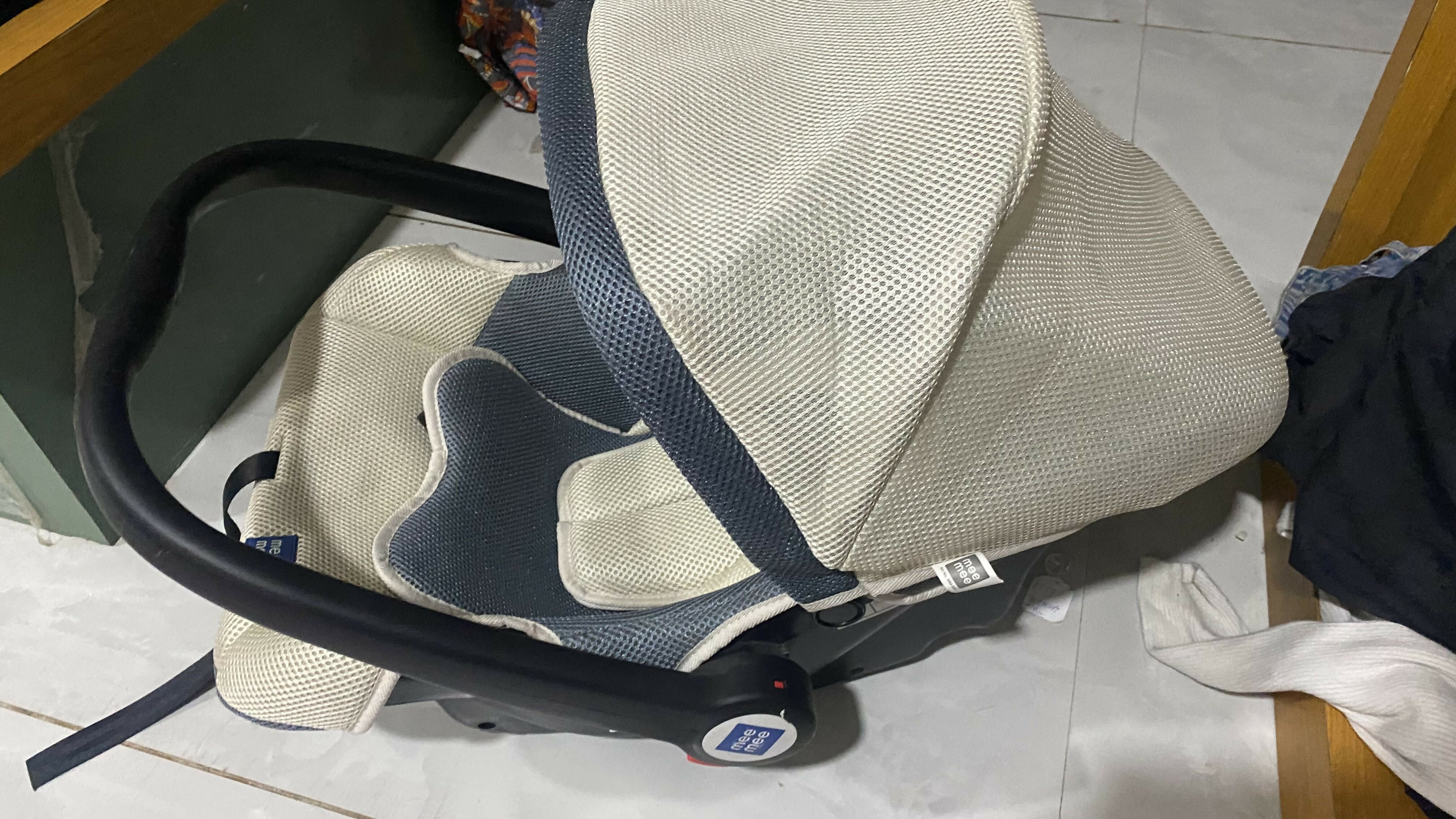 Mee Mee Baby Car Seat Cum Carry Cot with Thick Cushioned Seat (Pack of 1,Light Gray)