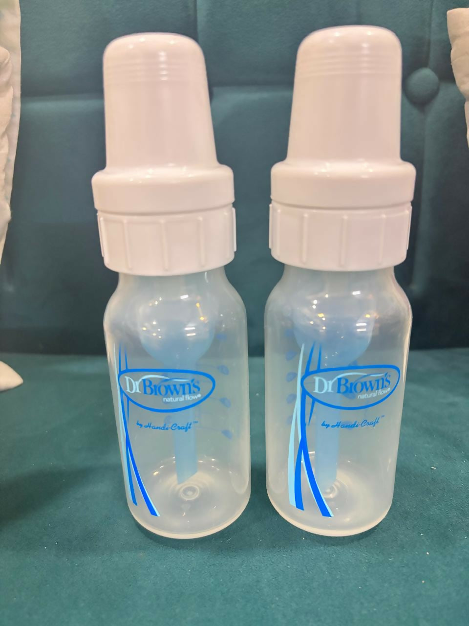 Dr. BROWNS OPTIONS PLUS anti-colic bottles – proven vented design to support comfortable feeding and nutrient retention.

