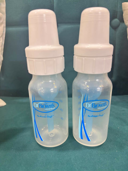 Dr. BROWNS OPTIONS PLUS anti-colic bottles – proven vented design to support comfortable feeding and nutrient retention.

