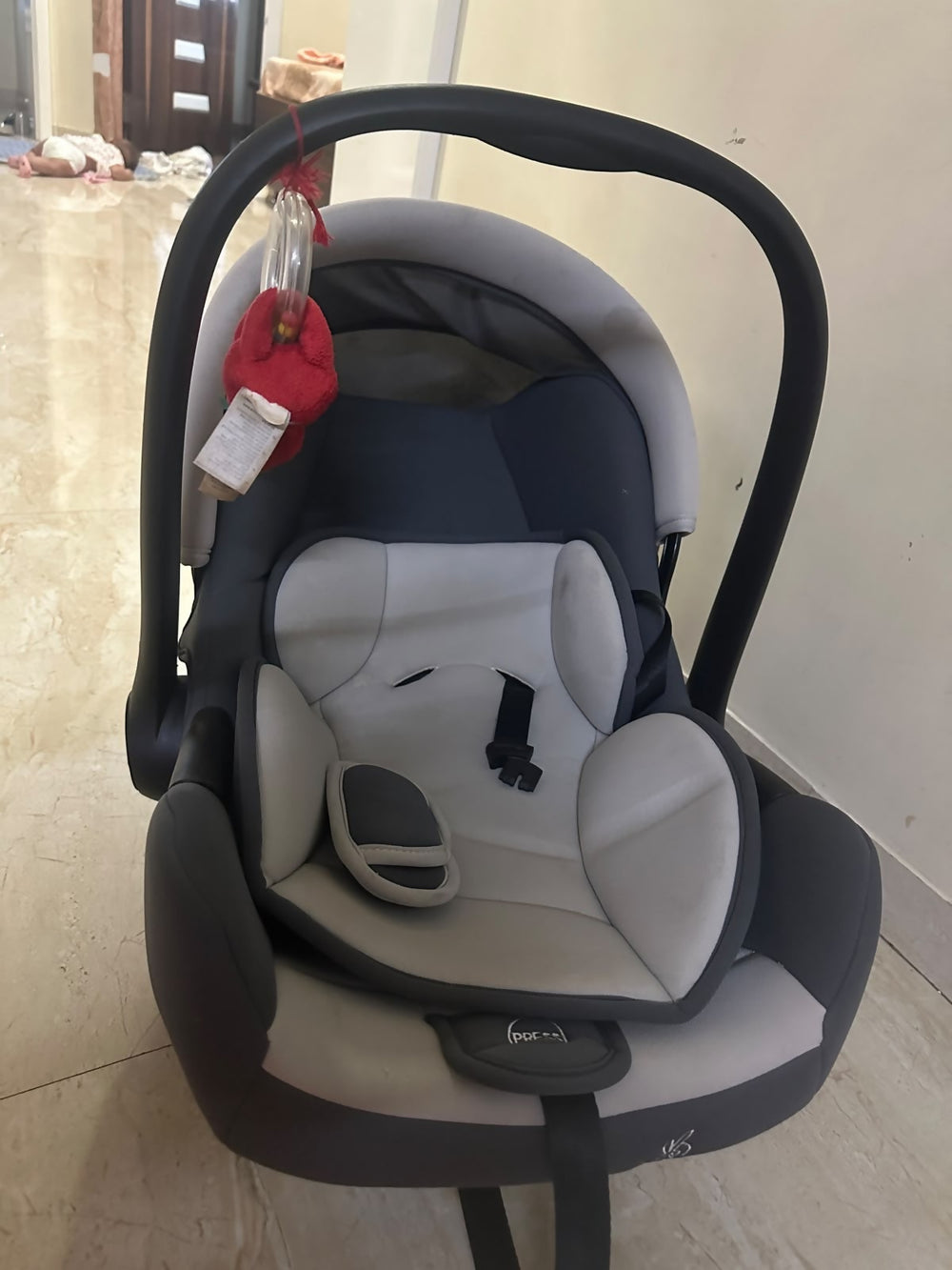 R FOR RABBIT 3-in-1 Picaboo Sportz Baby Carry Cot and Infant Car Seat for travel.