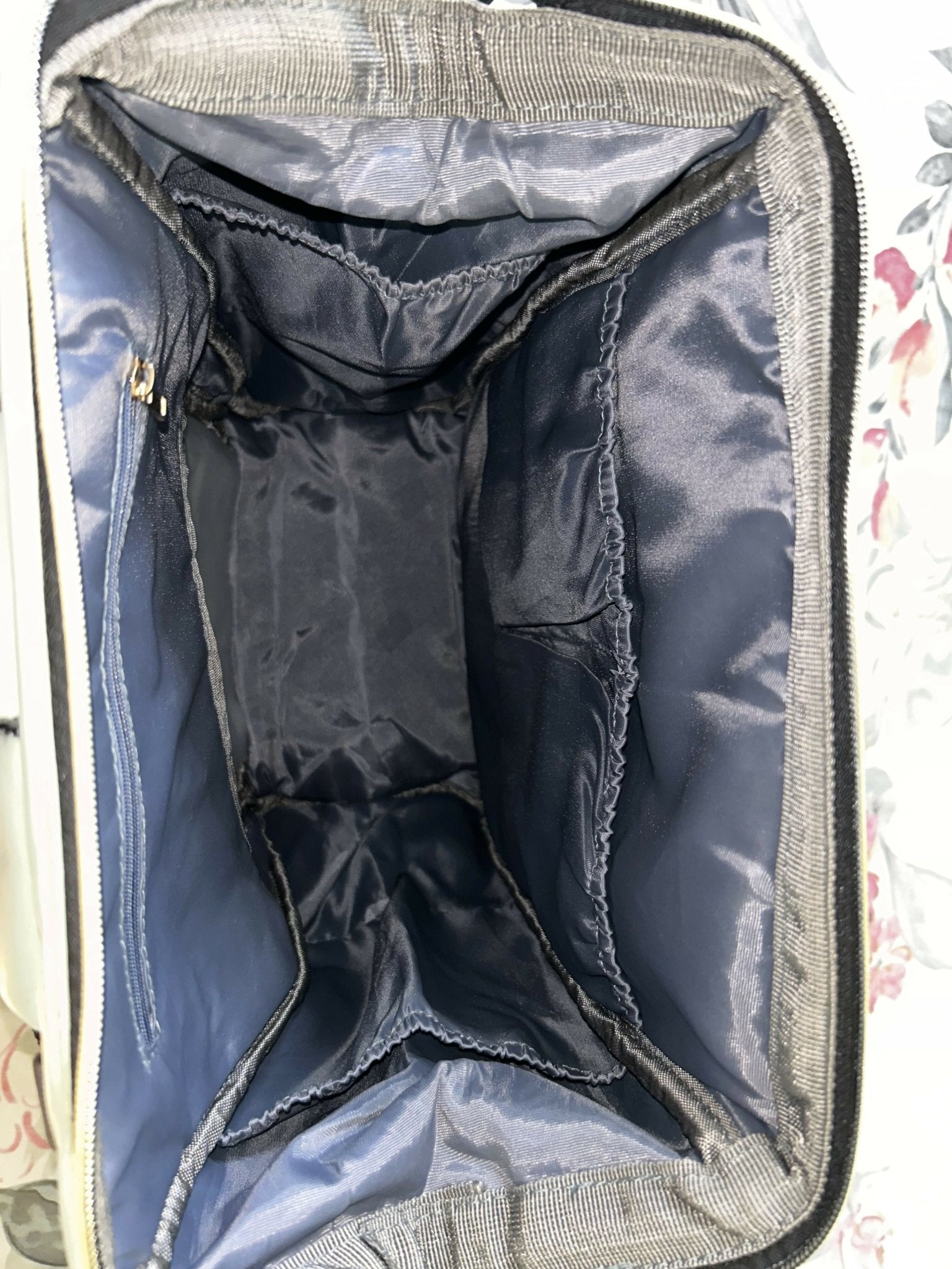 STARANDDAISY diaper bag for mothers with spacious compartments, multiple storage pockets, comfortable carrying straps, and organized space for baby essentials during travel and outings.