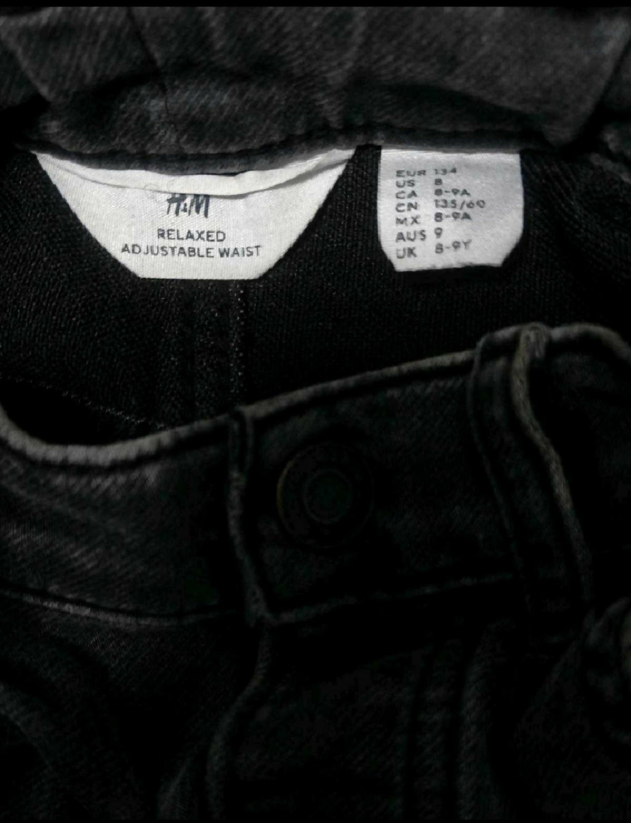 H&M Ripped Jeans in Some Used condition featuring a trendy distressed denim design, comfortable fit, and stylish casual look for everyday wear, outings, playdates, and casual occasions.
