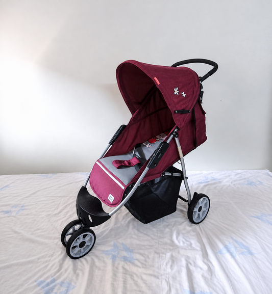 Sweet Cherry SCR6 S301 Baby Stroller/Pram B154 featuring a reversible design, reclining seat, protective canopy and 3-wheel setup for comfortable and convenient everyday outings with your baby.