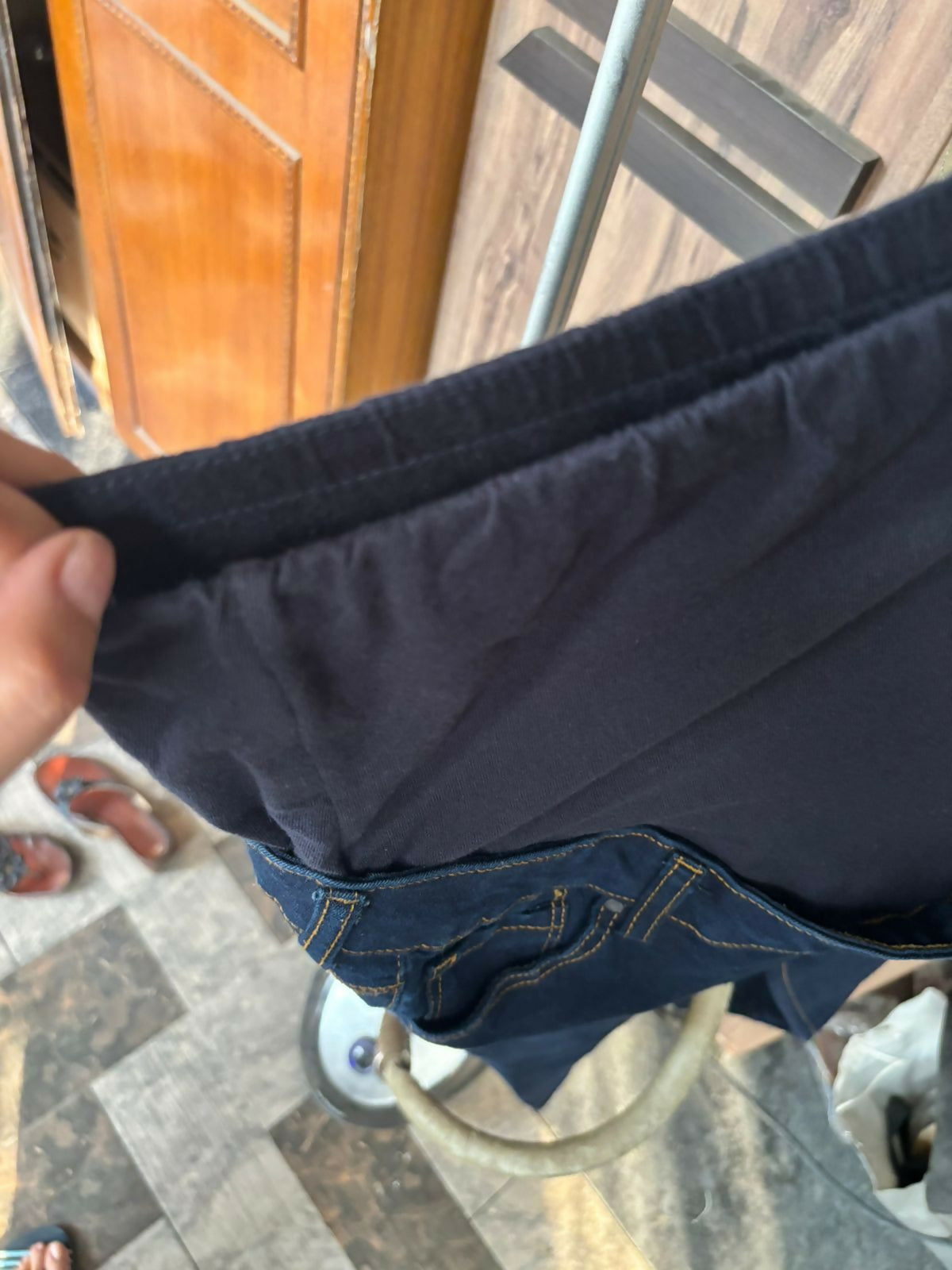 Comfortable and stylish Mothercare maternity jeans in dark blue – perfect fit for expecting moms size 16.








