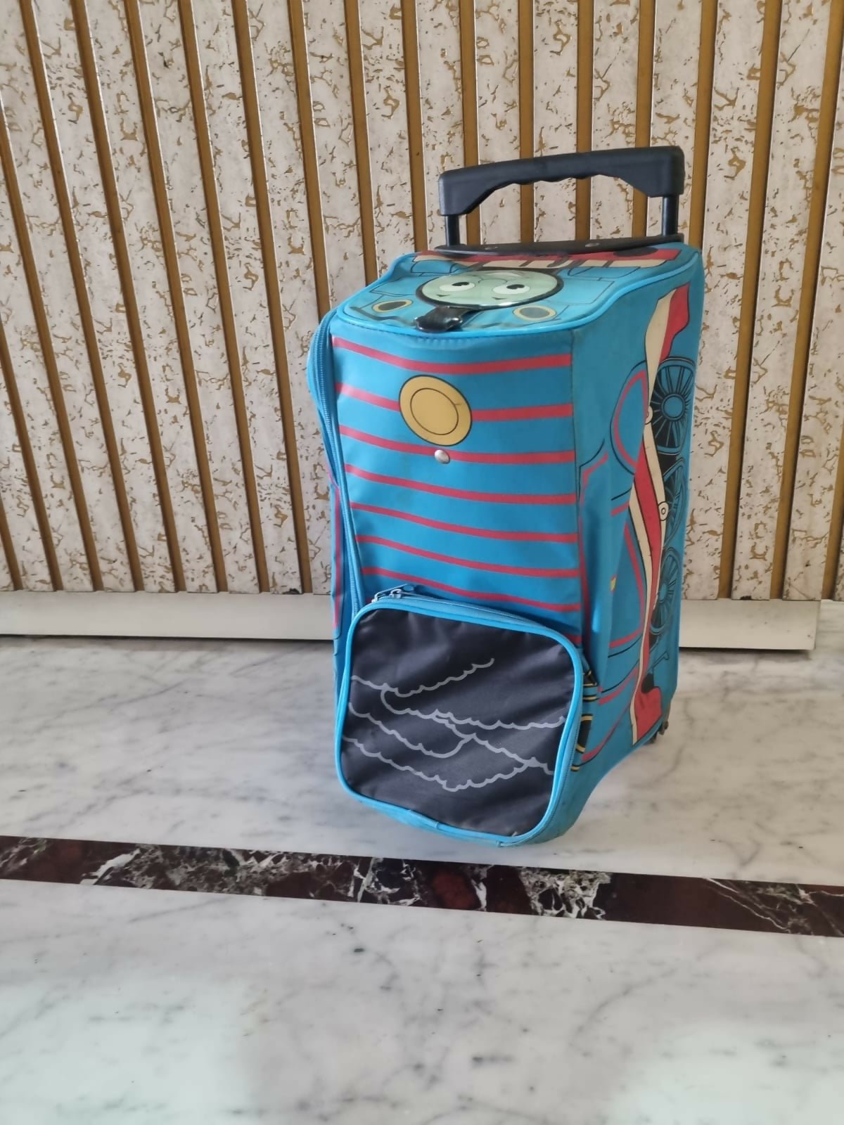 Thomas & Friends kids trolley luggage with colorful character design, sturdy wheels, telescopic handle, and spacious storage for children's travel, school trips, and vacations.