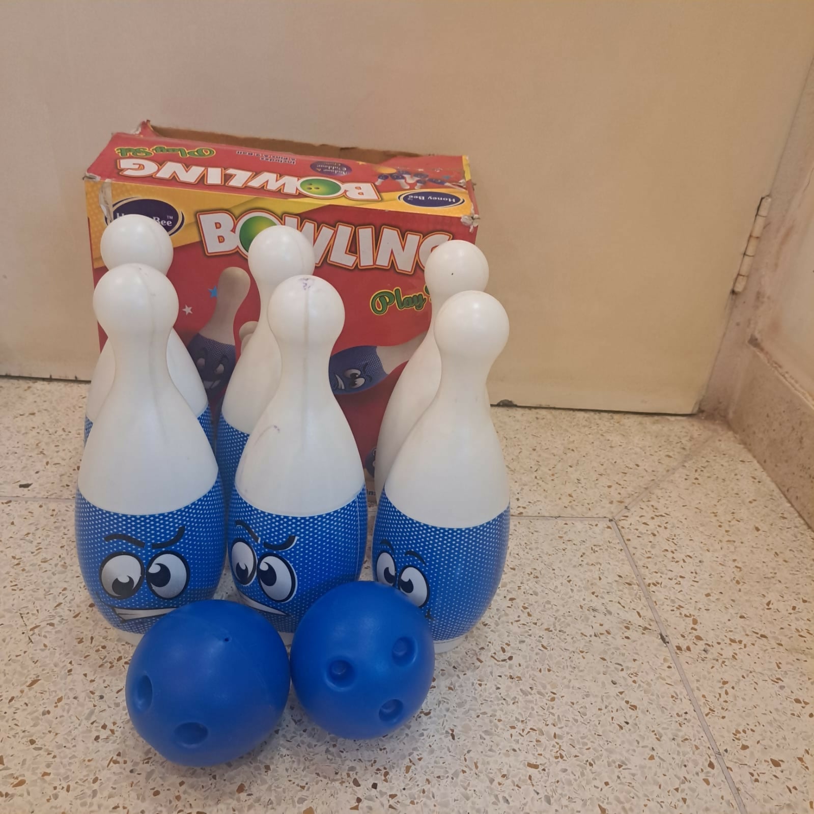 Honey bee bowling set – colorful, safe, and buzzing with fun for active little players.

