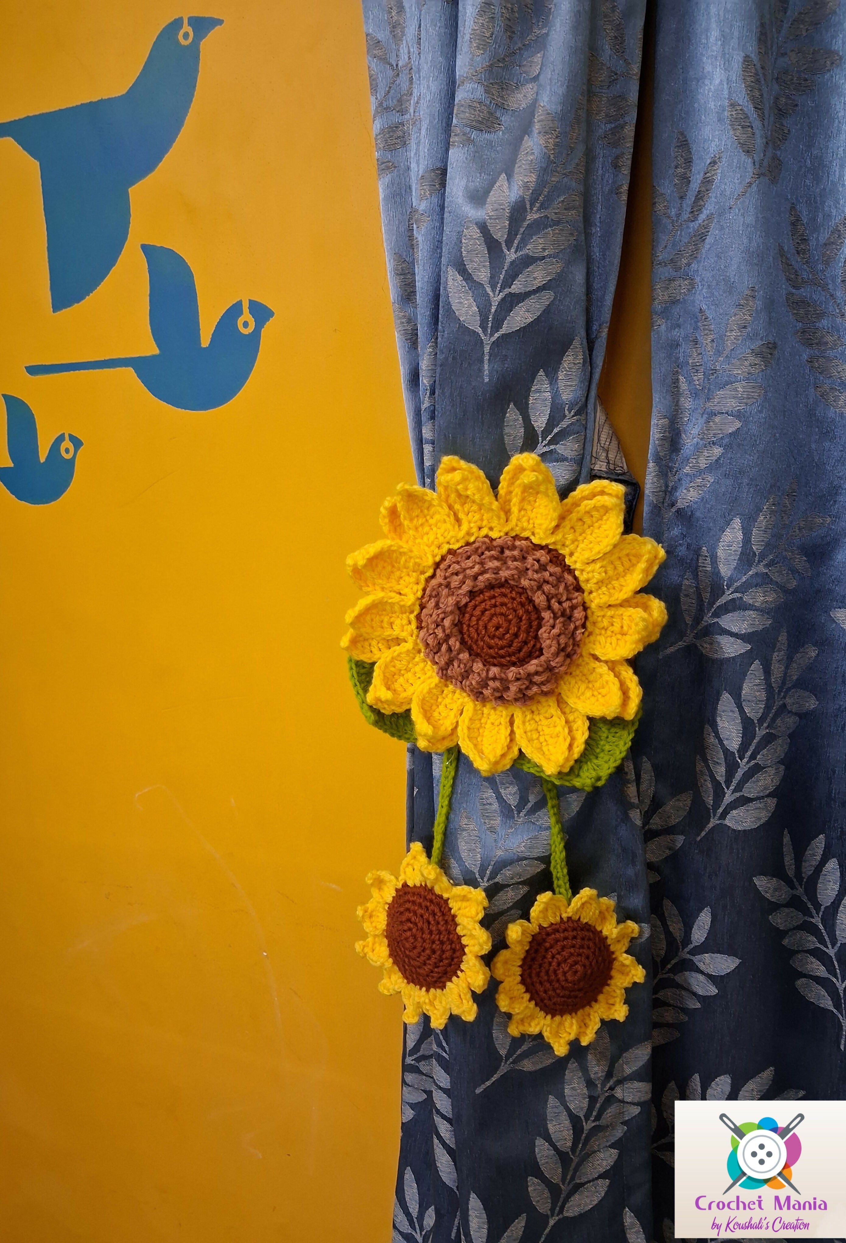 Crochet curtain holder
