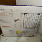 Dreambaby Liberty safety gate with auto close and stay open feature, almost new condition, ideal for child safety at home