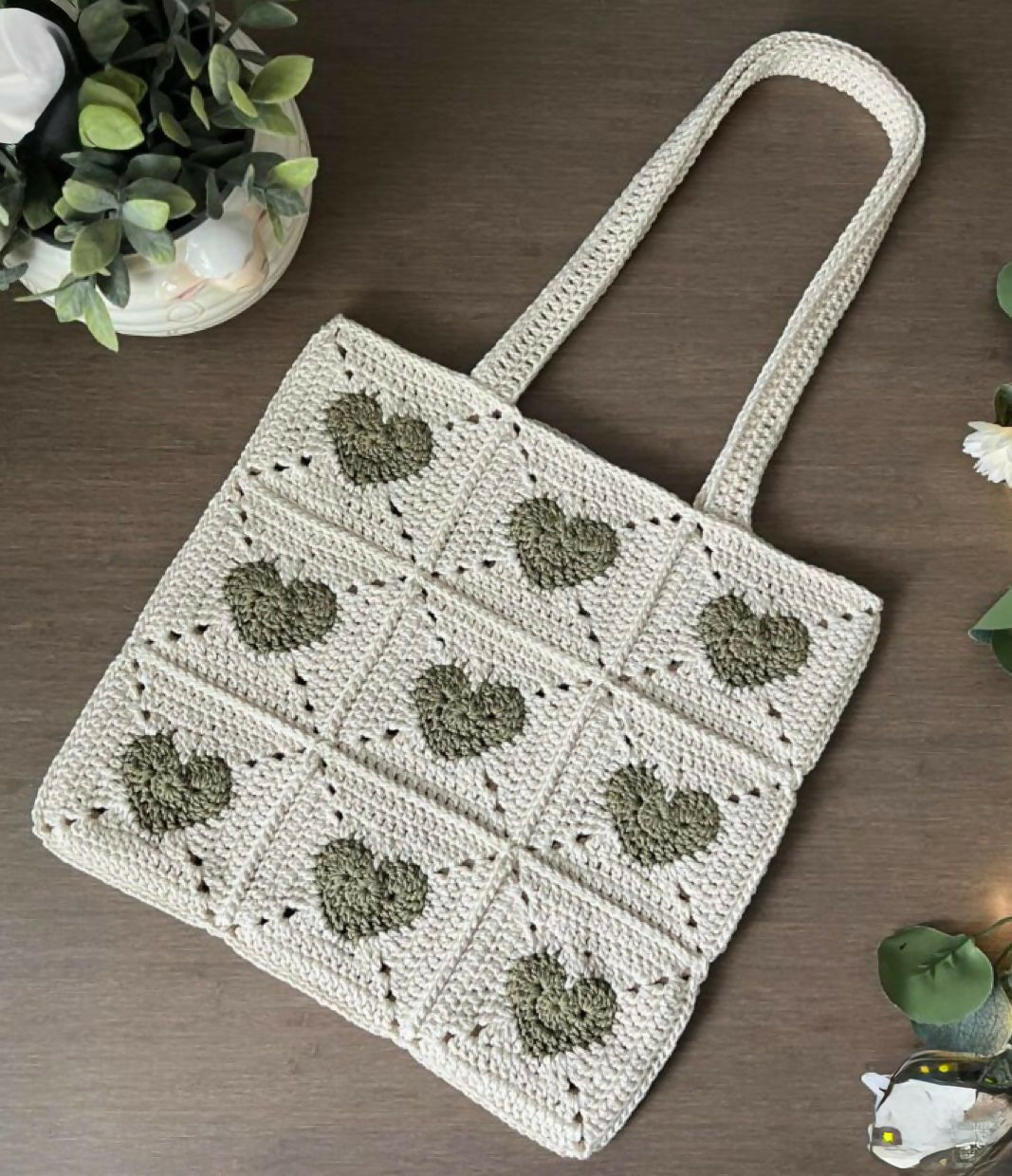Heart shoulder bag – cute, stylish, and perfect for carrying your essentials with love.

