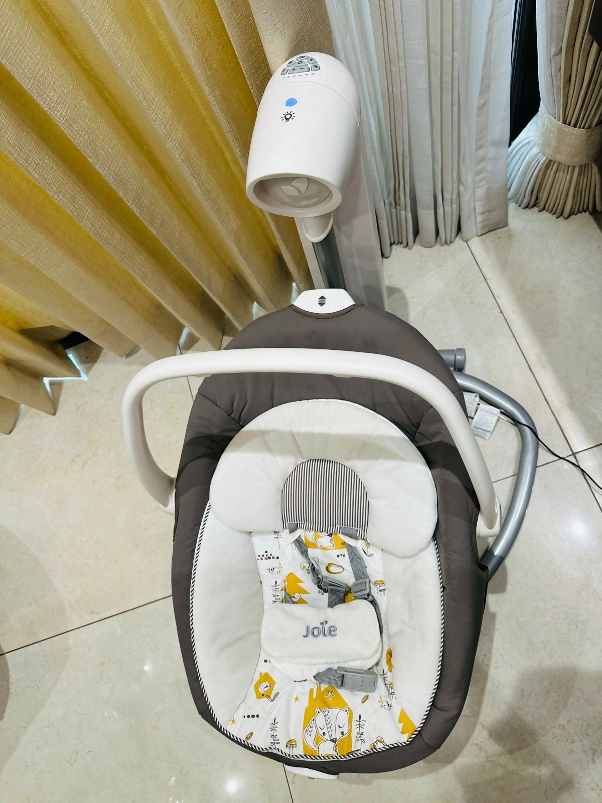 Soothe and entertain your baby with the JOIE Serina Swing – featuring multiple swinging motions, six speed settings, soothing vibrations, and lullabies for ultimate comfort and relaxation.