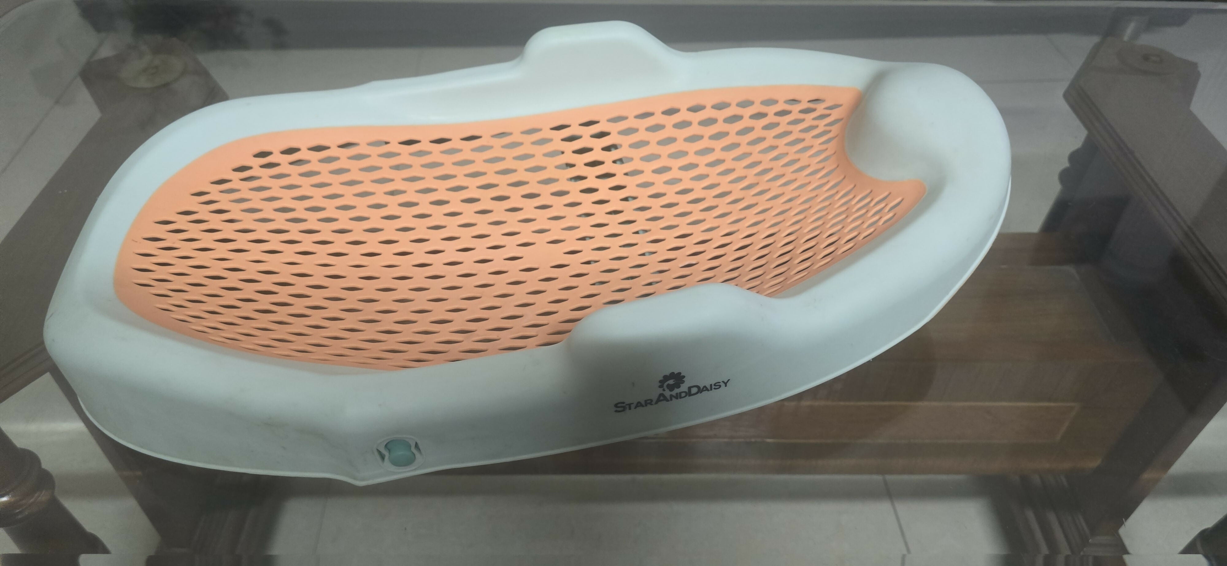 STAR & DAISY  Baby Bath Tub Seat (Anti Slip) Chair  Foldable  Baby Bath Chair (Orange )