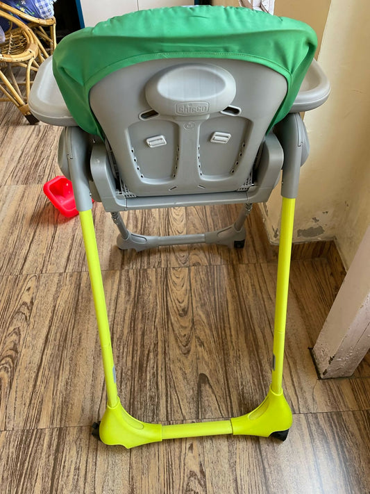 CHICCO  Polly Easy Highchair with Large Seat, 7-Height Adjustments & Safety Belt, For Babies 6m+ (Crocodile, Green)