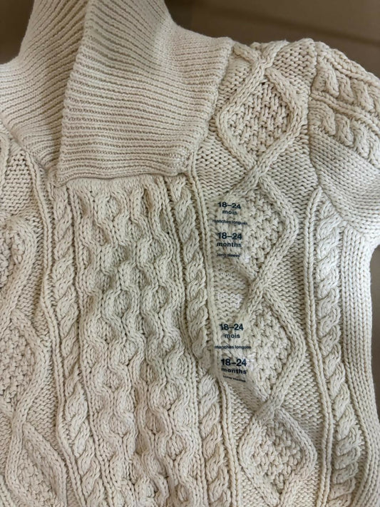 GAP Cable Knit Sweater Beige – Classic, Cozy & Perfect for Cool Weather