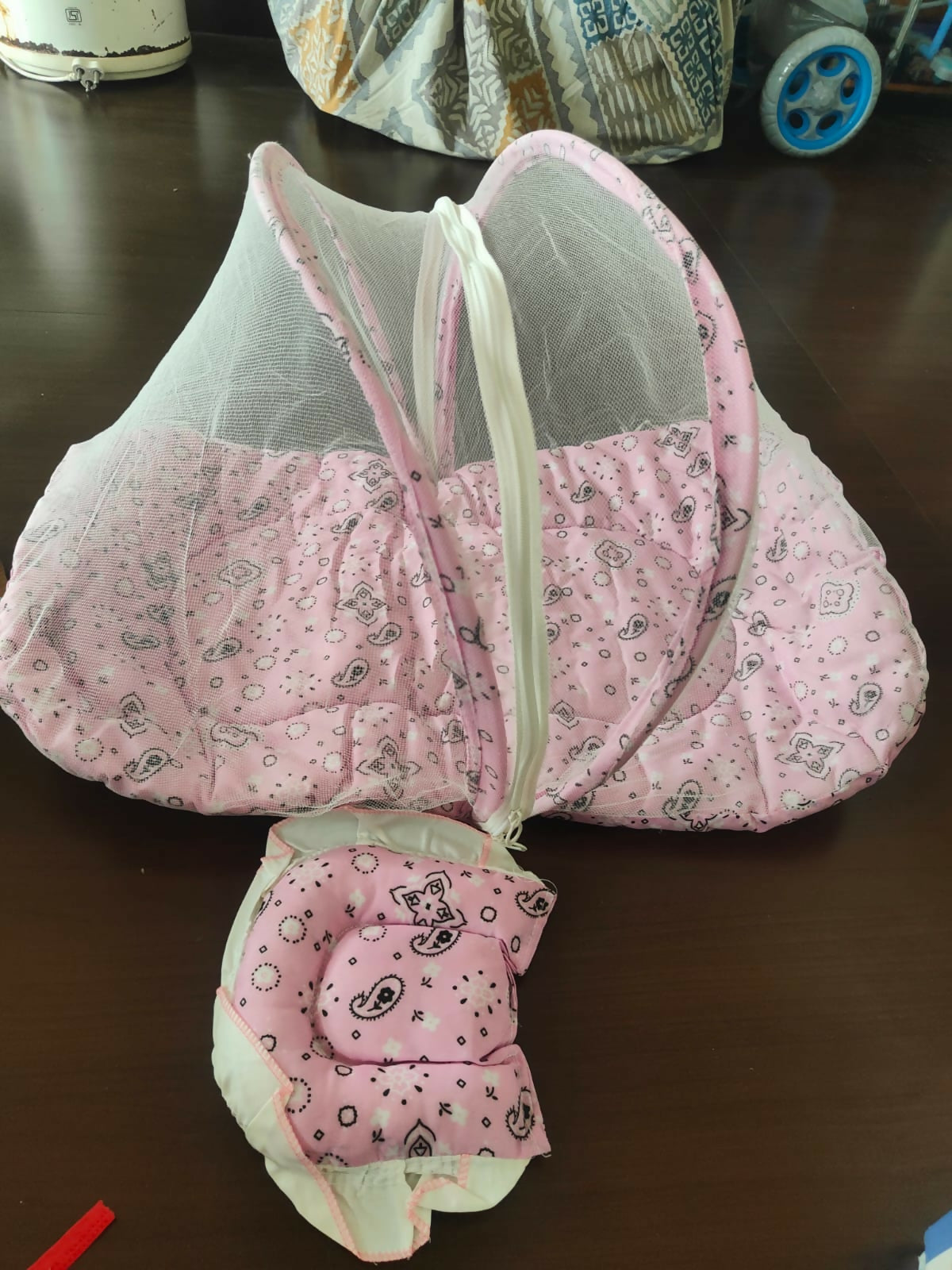 Newborn Baby Bed With Thick Mattress, Mosquito Net, Zip Closure & Neck Pillow