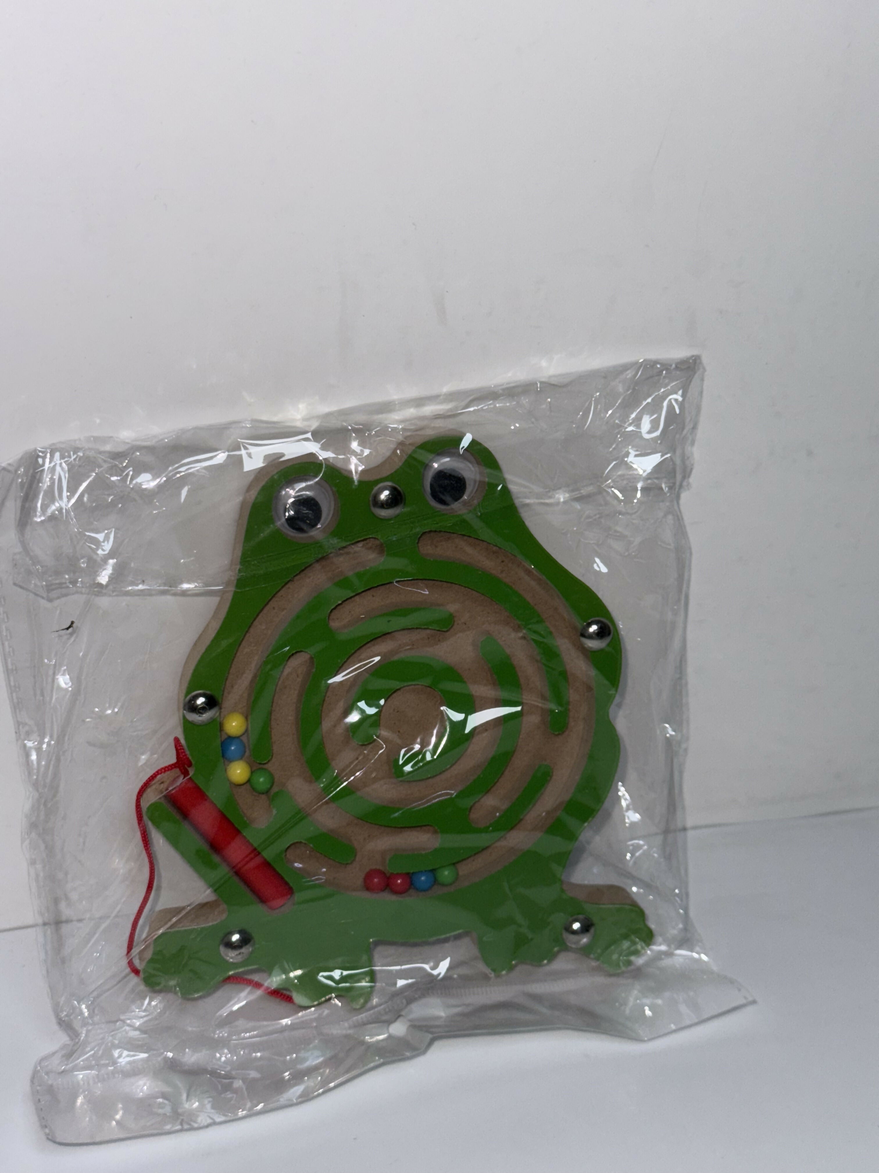 Animal shaped magnetic puzzle