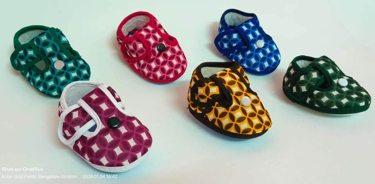 Baby Shoes in Soft Fabric – Set of 6 Gift Box
